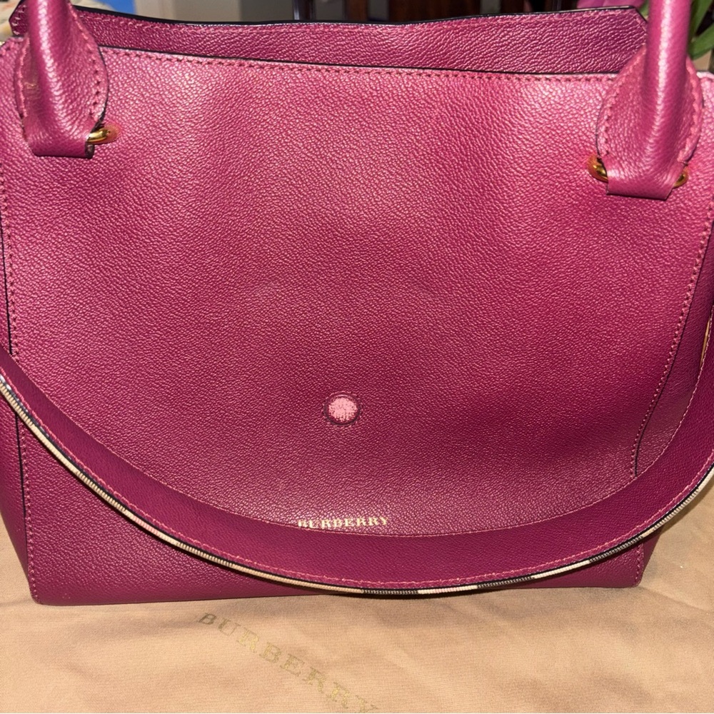 Burberry Soft Grain Medium Buckle Tote-Excellent! 👛 - Picture 10 of 15